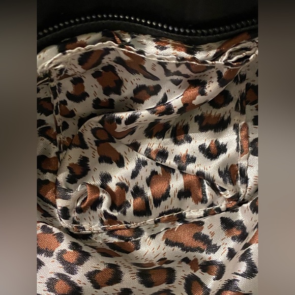 D-fusion black handbag purse - removable shoulder strap - animal print - zipper - Picture 6 of 7